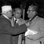 Ignazio Buttitta con Leonardo Sciascia e Pietro Amato, Porto Empedocle 1987 - Foto Carlo Puleo